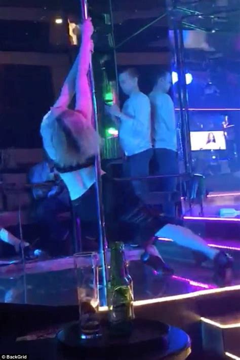 Striptease/Lapdance Erotic massage Singapore